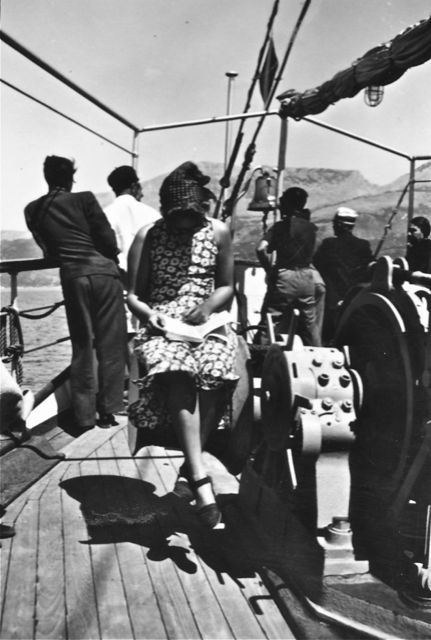 En terwijl de andere passagiers zich vergaapten aan Spitsbergen las Marianne de afsprakenagenda van de kapitein. Spannend!